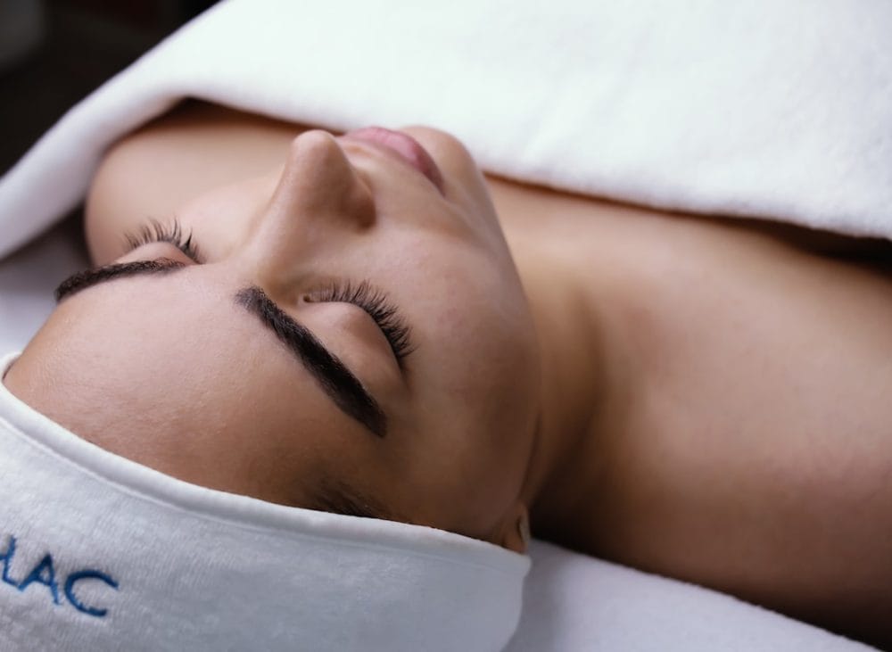 Cât costă un tratament facial profesional și ce include prețul?
